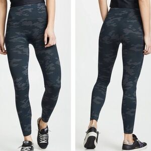 SPANX Women Camo Look At Me Now Seamless Leggings MEDIUM Athleisure Activewear